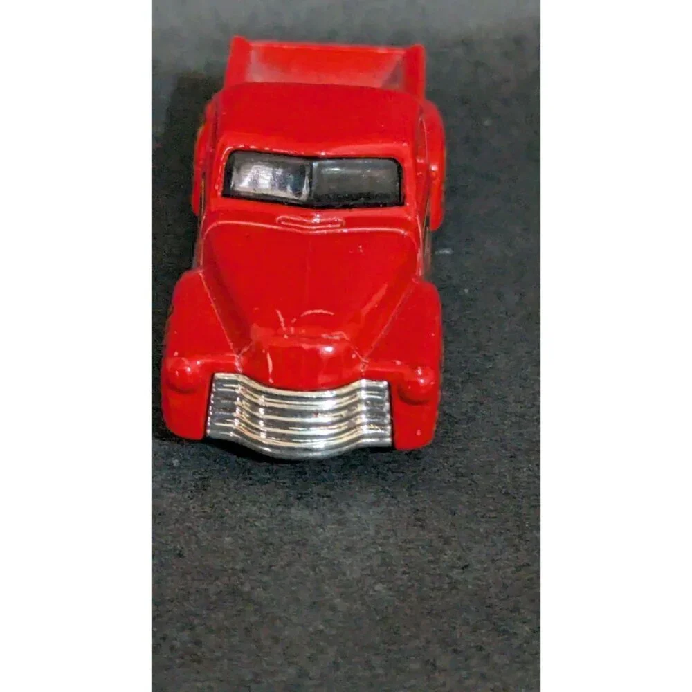 Red Hot Wheels Metal‎ Die-Cast Pickup Truck Toy With Flame Decals 2005 2014 3: